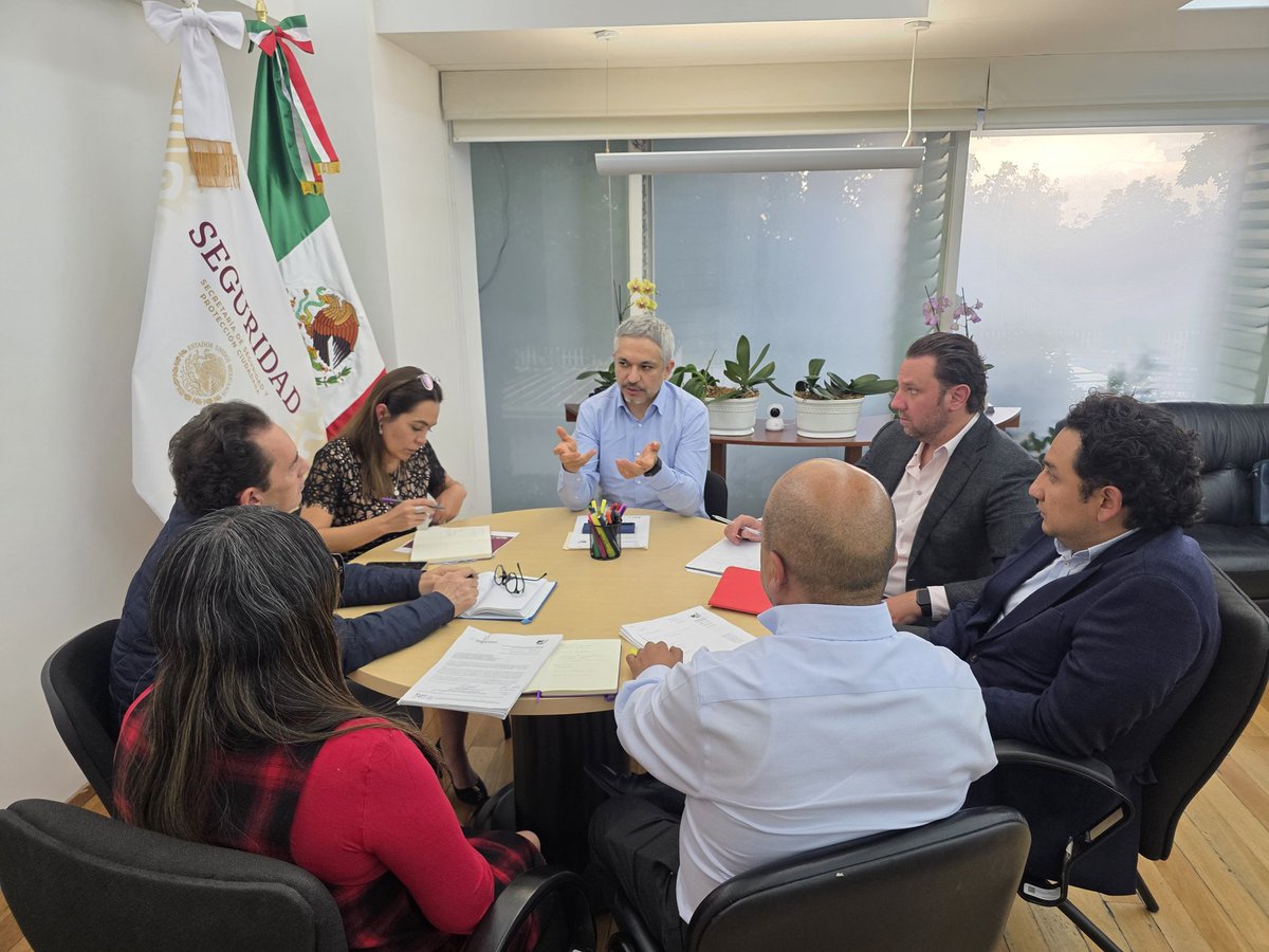 José Luis Rodríguez Díaz de León (@luis_diazdeleon) on Twitter photo Esta tarde reunión de trabajo con el equipo de la Subsecretaría de Política Criminal, Vinculación y Protección Civil sumando esfuerzos para avanzar en la #AtenciónALasCausas y la seguridad del país.
El diálogo y la coordinación son fundamentales para avanzar juntos.
<a href="/SSPCMexico/">Secretaría de Seguridad y Protección Ciudadana</a> Esta tarde reunión de trabajo con el equipo de la Subsecretaría de Política Criminal, Vinculación y Protección Civil sumando esfuerzos para avanzar en la #AtenciónALasCausas y la seguridad del país.
El diálogo y la coordinación son fundamentales para avanzar juntos.
<a href="/SSPCMexico/">Secretaría de Seguridad y Protección Ciudadana</a>