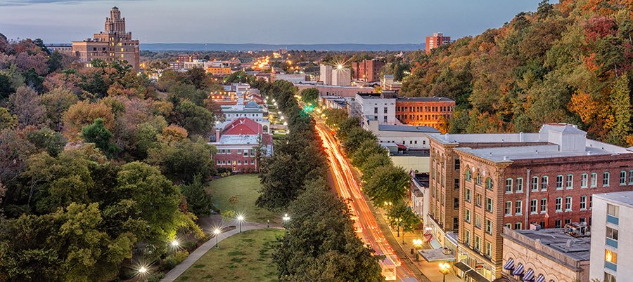 ACCEHQ's tweet image. Chambers are evolving to meet new needs. Arkansas Money &amp;amp; Politics spoke with 4 Arkansas chambers on how their missions have shifted &amp;amp; how they’re embracing the future. #ChamberStrong
armoneyandpolitics.com/metro-chambers/