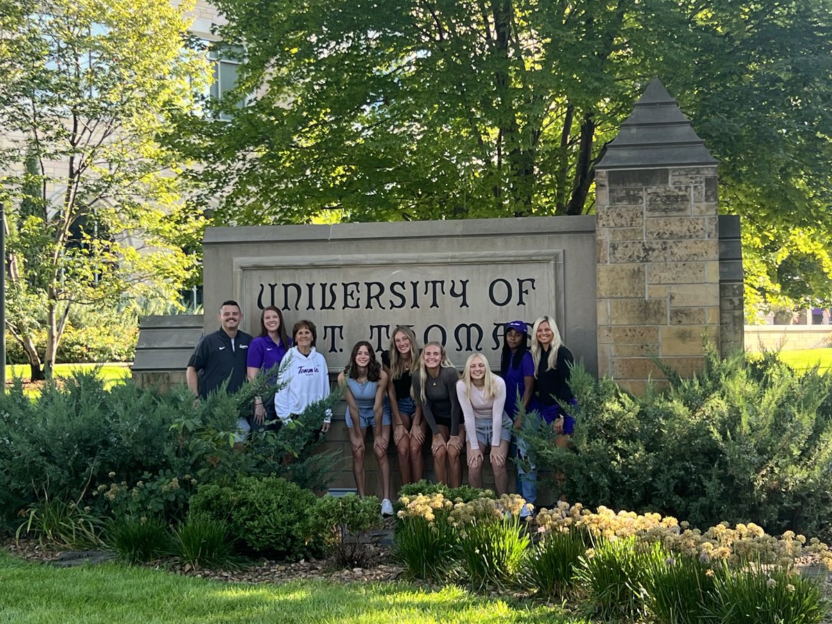 CoachSinn's tweet image. Freshmen Welcome Week! 🎉🎉🎉 So many fun activities for our freshmen to get connected to our St Thomas community! 💜💜💜#buildingcommunity #relationships #impact #findingyourway #letthejourneybegin