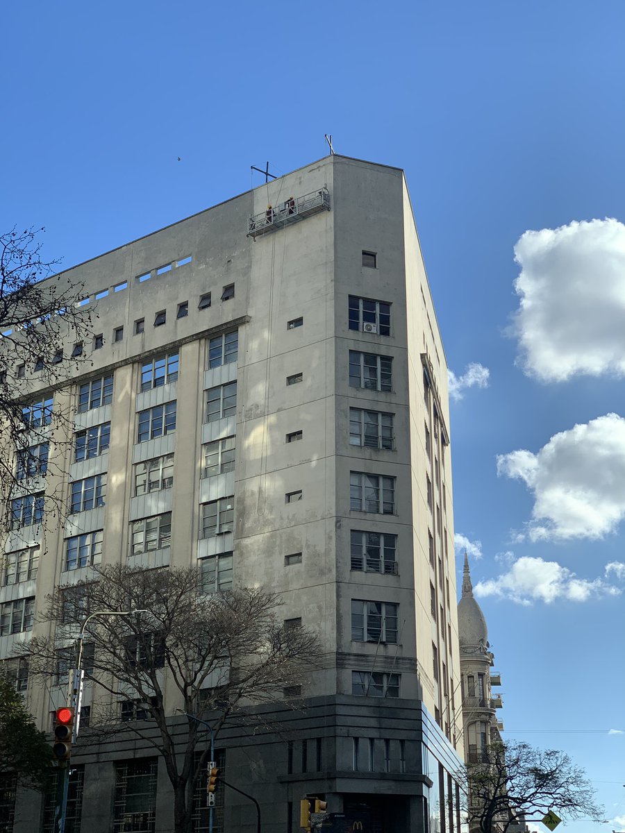 Mira <a href="/GeraTapie/">Gerardo Tapie</a> por lo menos descubrieron las hidro lavadoras, por algo se empieza