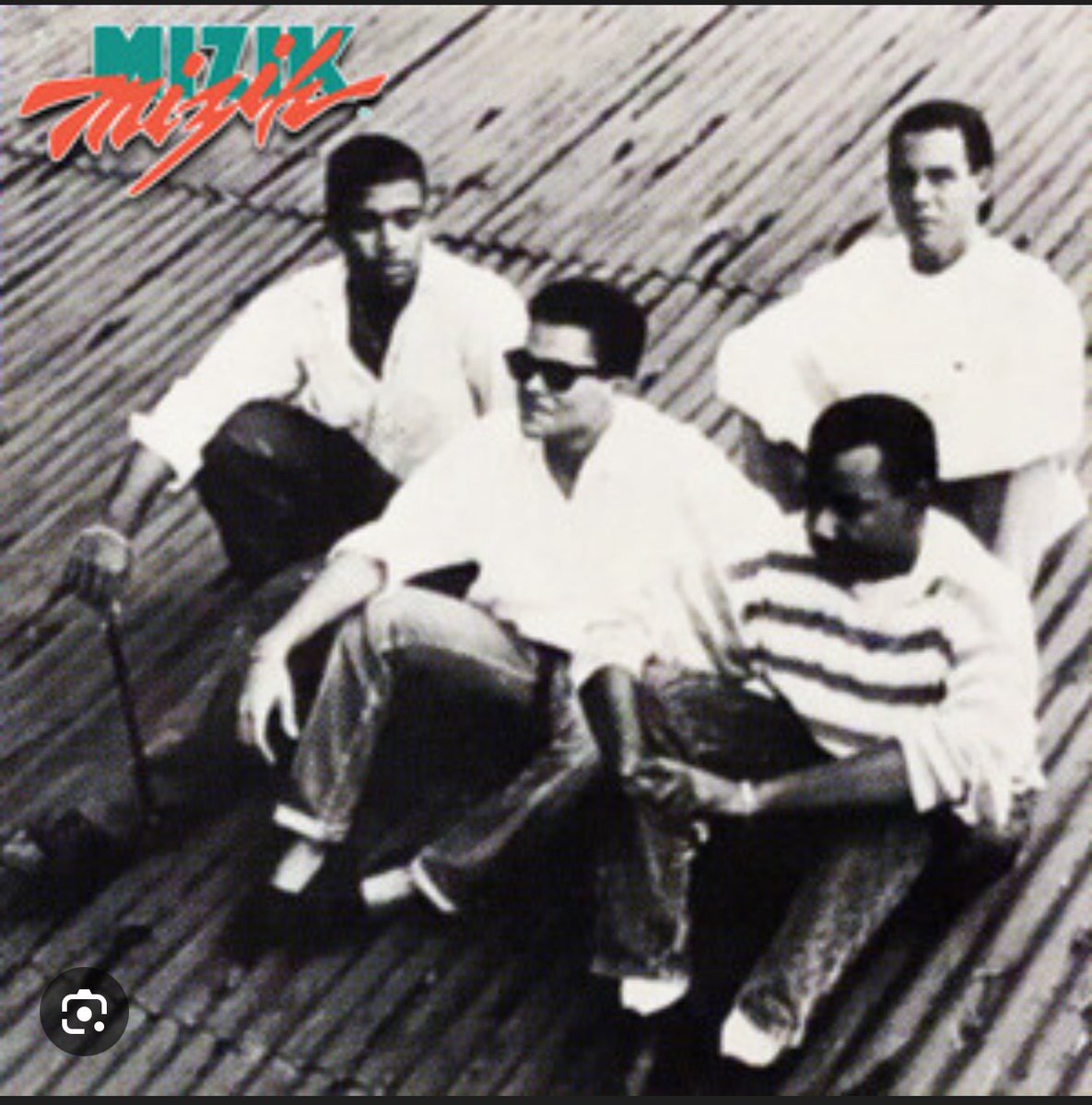 Eske Nou te konnen ke Premye albòm Mizik Mizik te rele Farinay e se Gary Didier Perez ki te chante Anpil Mizik sou li avan li al nan Zenglen #RIP Gary