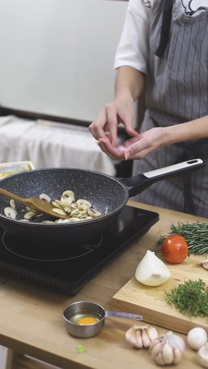 DorsirenKitchen's tweet image. 🌿 Because flavor starts with freshness.
Pair your favorite ingredients with tools designed to protect taste and enhance cooking.

dorsirenkitchen.com

#FlawlessFlavors #FreshIngredients #CookwareThatWorks #KitchenTools #HealthyCooking #KitchenLove #HomeChefApproved