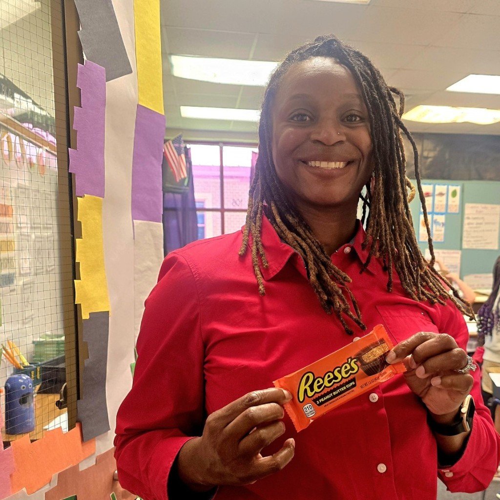 CharlesCityPS's tweet image. 🎉 Congrats to these awesome teachers for being the FIRST to turn in their student device forms at CCES! They earned a special treat from Mrs. Delzer’s treasure chest (yes, adults love goodies too!) 🍬🍫💻

#TeacherWin 
#FirstToTheFinish #SweetSuccess