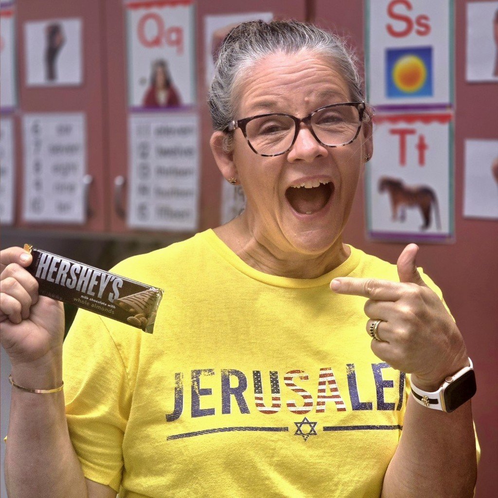 CharlesCityPS's tweet image. 🎉 Congrats to these awesome teachers for being the FIRST to turn in their student device forms at CCES! They earned a special treat from Mrs. Delzer’s treasure chest (yes, adults love goodies too!) 🍬🍫💻

#TeacherWin 
#FirstToTheFinish #SweetSuccess