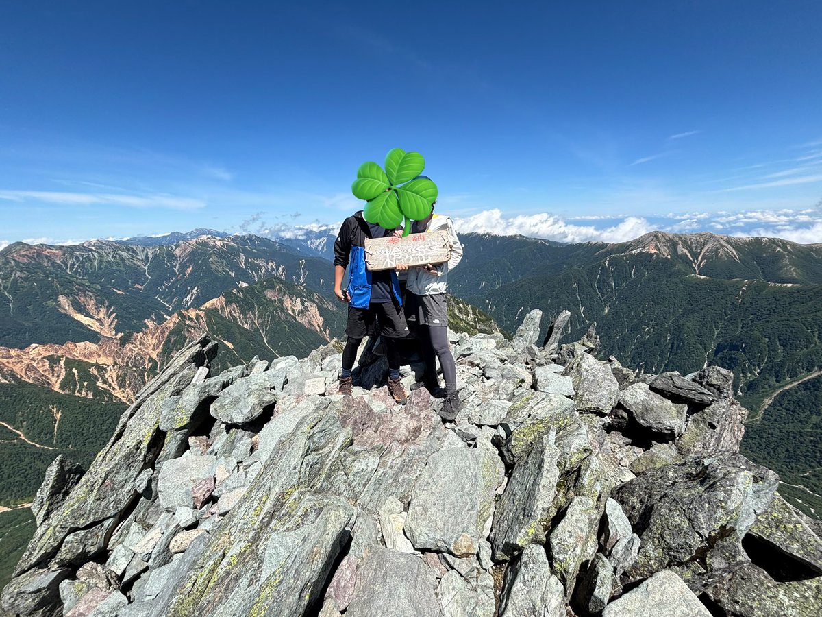 娘夫婦が裏銀座ルートから槍ヶ岳に無事登頂。私は登山計画と毎日の山小屋到着報告を照らし合わせる役目で、夏の終わりにこちらまでわくわくでした⛰️