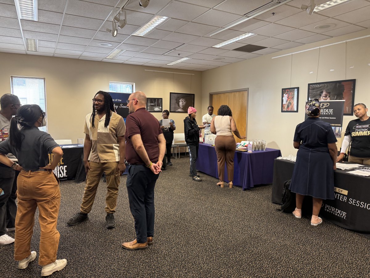 purdue_bcc's tweet image. Thank you to everyone who came out to Boilerfest! 💛🖤 It was amazing meeting new students & reconnecting with current ones. The BCC is excited for what this semester holds!
#PurdueWOW #PurdueBCC #purduestudents #PurdueUniversity