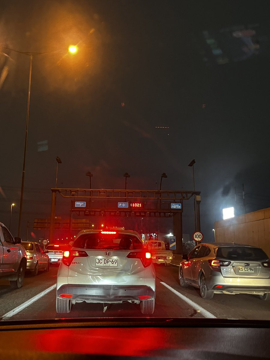 Oye <a href="/Vespucio_Norte/">Autopista Vespucio Norte</a> CUANDO VAN A HABILITAR LA SALIDA 16 ? La que lleva meses cerrada, estuve 40 minutos desde aeropuerto hasta la salida de san Pablo en taco. Ni hablar de sus montos excesivos de cobro VERGÜENZA