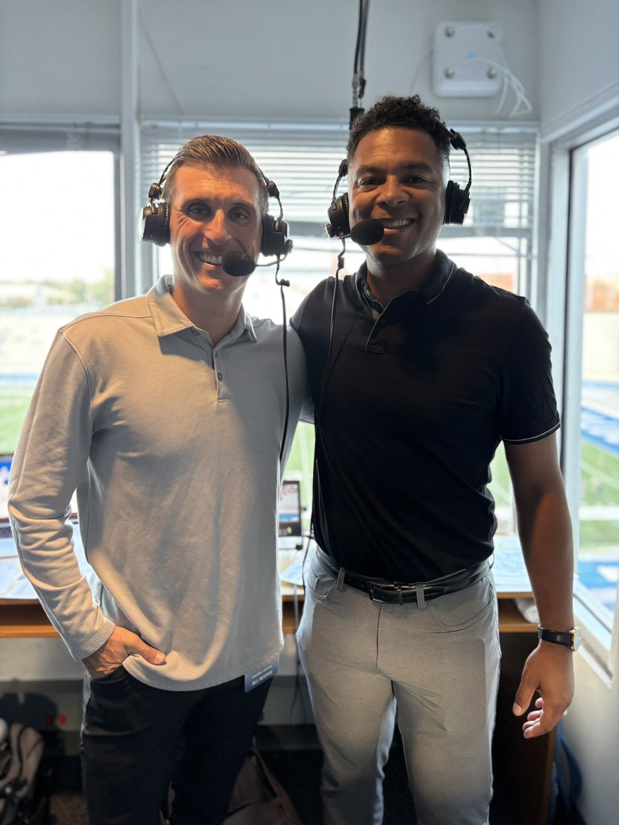 Admire_OnAir's tweet photo. Perfect night for Drake Football! What a privilege to have @JustinSurrency on the call tonight. https://t.co/T5jWxcpcXM