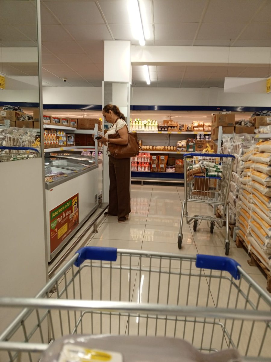 PeriodicoGN's tweet image. No digan eso, #Pierina compra en #Tuti porque no tiene para ir a #Supermaxi o Mi Comisariato. 🦹