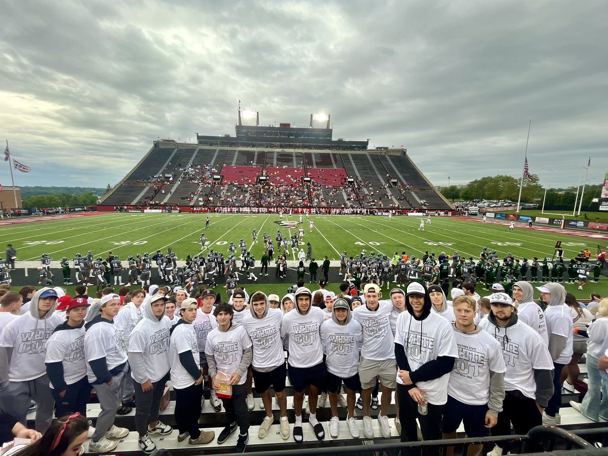 YtownPhantoms's tweet photo. Football 🤝 Hockey

Best of luck this season @ysufootball ! 🏈 https://t.co/lIDTqkWVYd