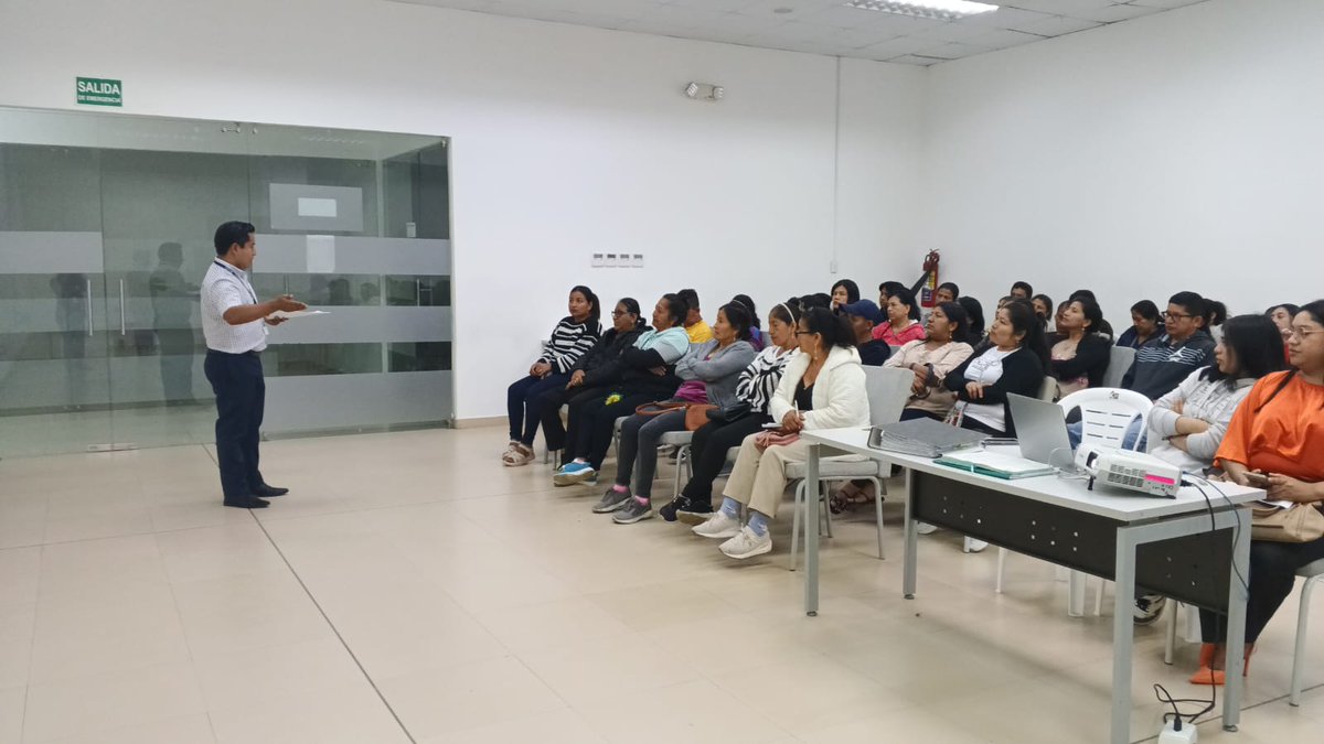 DDHH_Zona5's tweet photo. 📍#Salinas
📌Desarrollamos un taller sobre violencia y ruta de protección con madres y padres beneficiarios del bono Joaquín Gallegos Lara, en coordinación con @InclusionEc, promoviendo entornos seguros y libres de violencia.

#ElNuevoEcuador https://t.co/dqLtbmwNHj