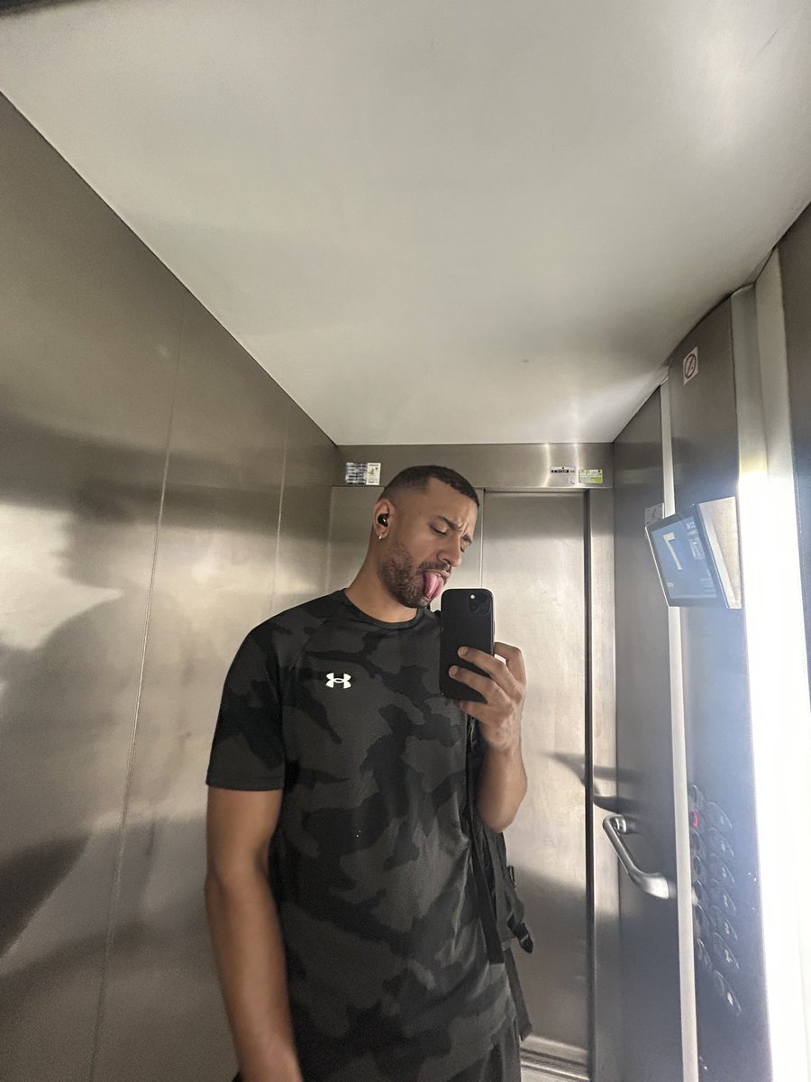 anthonyblanco's tweet photo. 🥵 https://t.co/eq9S33zKlw