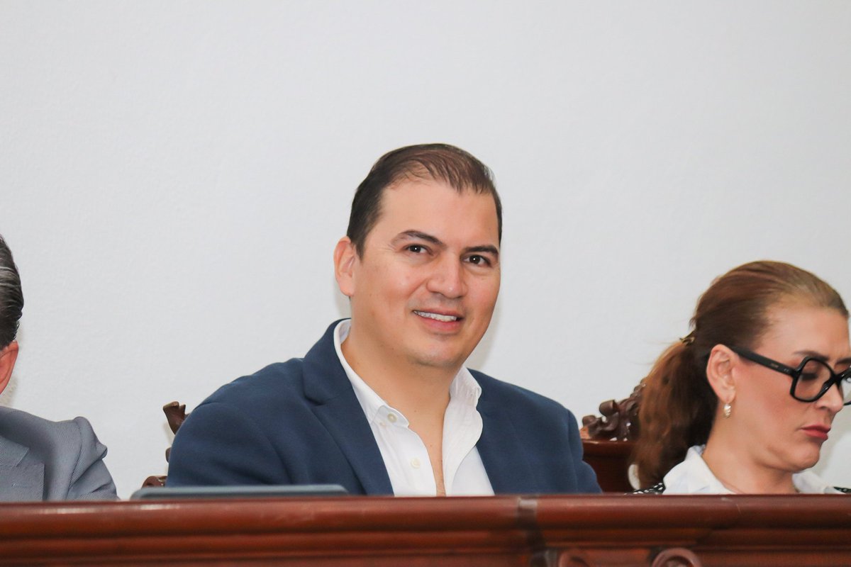 Este dia concluimos la última sesión de cabildo de esta administración. 
Gracias a la ciudadanía por su confianza y por permitirnos representar su voz en el Cabildo. 
El compromiso con Durango y nuestro municipio sigue firme.
#RegidoresMorena.