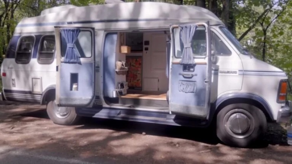 Ever thought about leaving it all behind for life on the road? Alyssa did just that, transforming a 1992 Dodge Ram into her cozy retro home on wheels for just $15K. Discover her journey and tips for aspiring van lifers in this blog post! tinyhousetalk.com/her-15k-retro-…