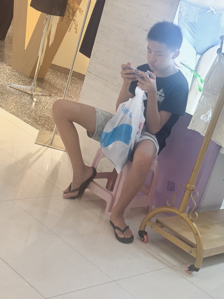 小乌云 tweet media