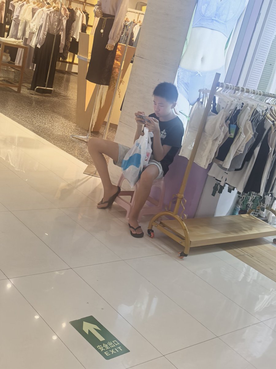 小乌云 tweet media