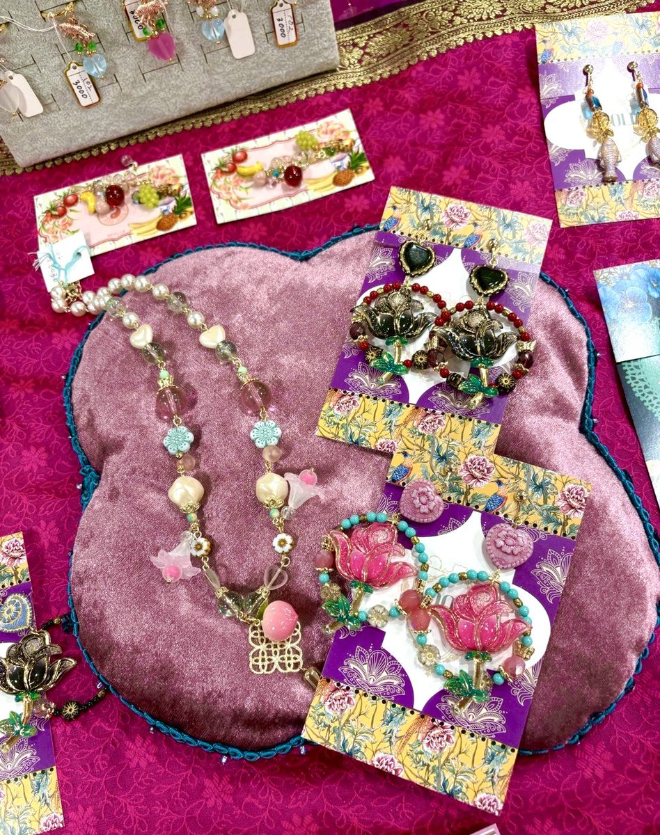 KOOOOUUUUKAAAA's tweet photo. 近鉄百貨店四日市店POPUP、3日目です💖

オリエンタルなアクセサリーずらっと並んでおりますので、金曜日の夜お仕事帰り等にお立ち寄り下さいませ❣️🍹🥭🍍

🌺2025.8.27(wed)〜9.2(tue)
🌺10:00〜20:00(最終日17時close)
🌺近鉄百貨店四日市店2F プラグスマーケット https://t.co/lfwIy72N03