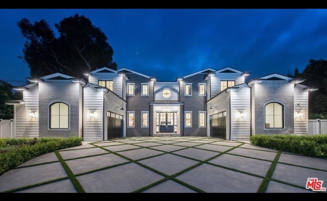 <a href="/FearedBuck/">FearBuck</a> They could have kept him on one side of HIS own house, you cant convince me that taking him out of his home isn't cruel. All Bruce has done to provide for his family and they kick him to the curb. Smh