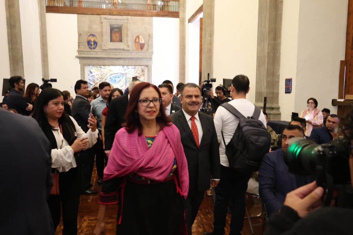 Leticia Ramírez Amaya (@letamaya) on Twitter photo Un gusto coincidir en el foro Retos y perspectivas a 44 años del INEA, con mi compañera y compañeros, <a href="/NoemiJuarezSEB/">Angélica Noemí Juárez Pérez</a>, <a href="/ArmandoContCast/">ARMANDO CONTRERAS CASTILLO</a> y <a href="/Valencia_Guzman/">Jesús Valencia</a>, comprometidos con la educación de México. Un gusto coincidir en el foro Retos y perspectivas a 44 años del INEA, con mi compañera y compañeros, <a href="/NoemiJuarezSEB/">Angélica Noemí Juárez Pérez</a>, <a href="/ArmandoContCast/">ARMANDO CONTRERAS CASTILLO</a> y <a href="/Valencia_Guzman/">Jesús Valencia</a>, comprometidos con la educación de México.