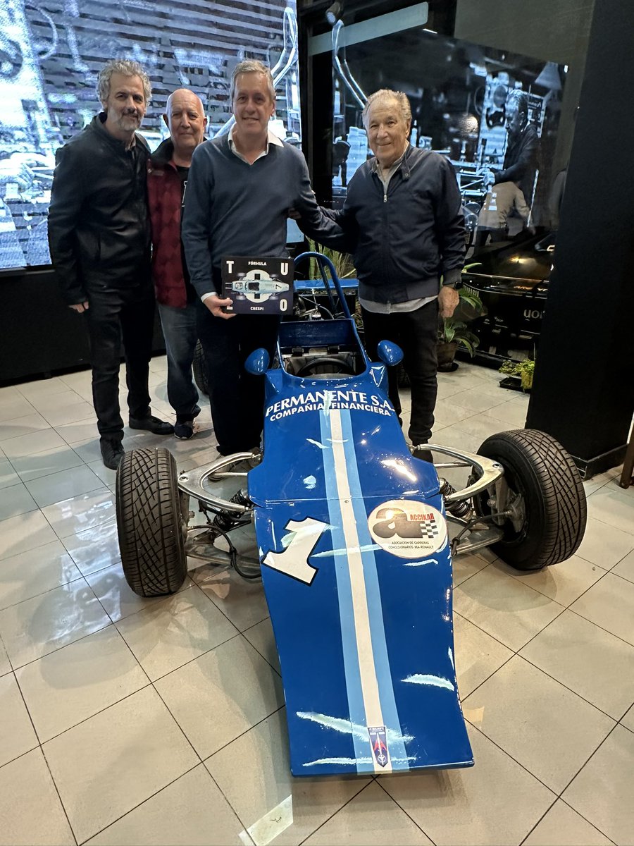 #EstoPasaAhora
🔹Pronto Rótulo (San Isidro): se presenta el libro “Fórmula Crespi”.
🔹La historia de Tulio Crespi, el genial constructor de Balcarce, contada por Diego Zorrero y Alejandro de Brito.
🔹Toda la info acá: ar.motor1.com/news/769194/la…