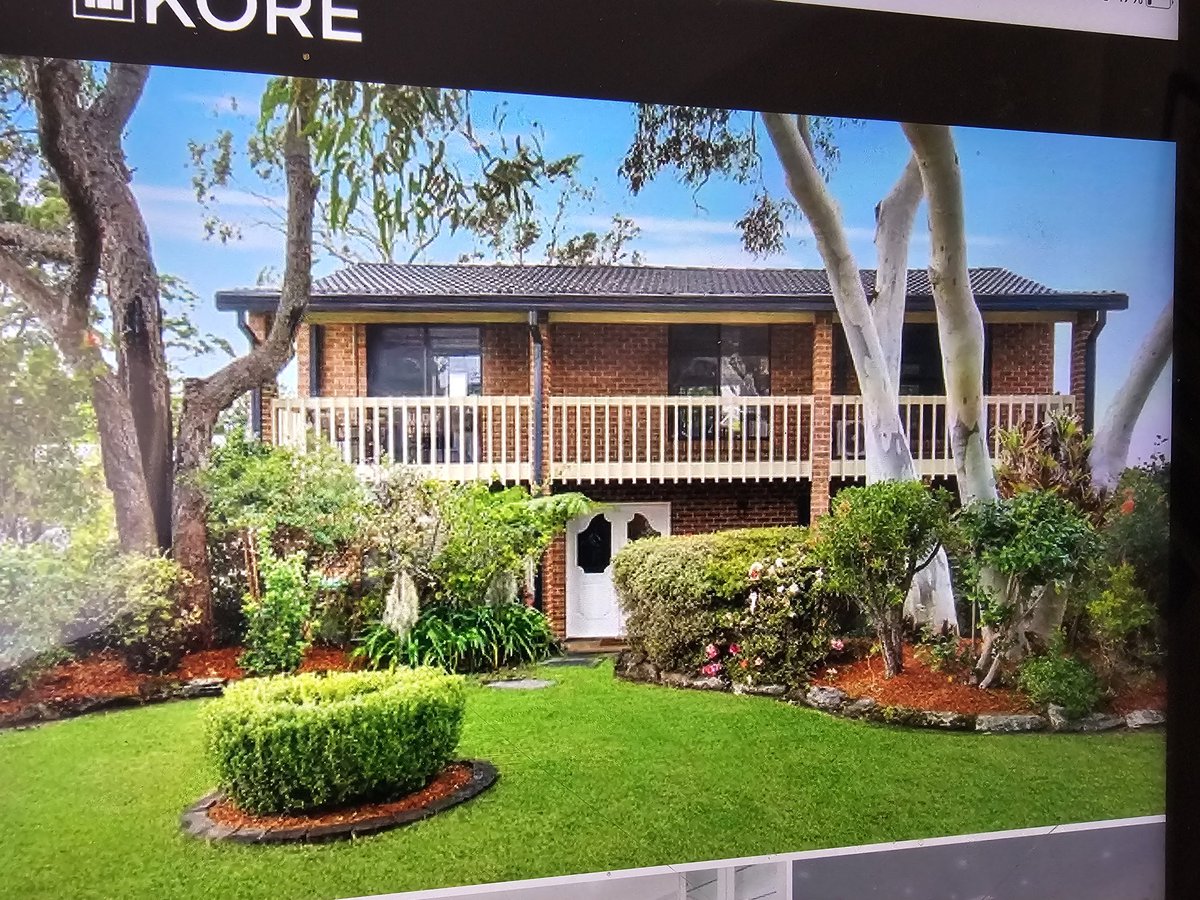 Thom996's tweet image. This happens all the time where I live. A house with a beautiful, established garden is sold. The new owner's first task is to obliterate the land and clear every blade of grass...