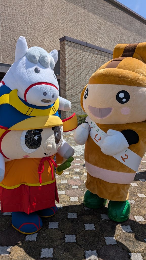 はにぽん殿～
🎂昨日はお誕生日おめでとうただねぇ🎂
一日遅れちゃってごめんただね💦
はにぽん殿は背が高くて、いつも笑顔で優しいから大好きただぁ💙ふっかちゃんのバースデーぱーちぃの時は…間違えてごめんただね🙇‍♂️
また遊んでただね～٩ (✞•̀ᴗ•́✞) و🎶