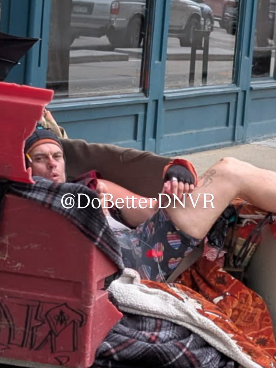 dobetterdnvr's tweet image. 📍 Broadway &amp;amp; 1st, outside the shuttered Denver gem, The Hornet. A man is threatening passersby, warning he'll "f*** them up" if anyone approaches. Steer clear for now. 🛑 @denverpolice @mikejohnstonco #DenverSafety #VisitDenver #VibrantDenver