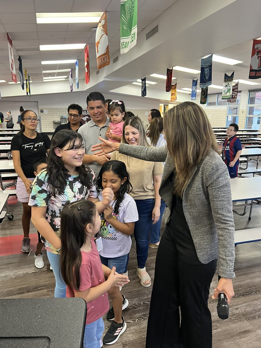 MTEMustangs's tweet photo. Curriculum was a success! Teachers welcomed students and families into their classrooms to share all about the magic going on in their classrooms,and how we can partner to set up each student for success πππ #RISDDreamBig #UnlockingPossibilities https://t.co/hi84ji1Hcp