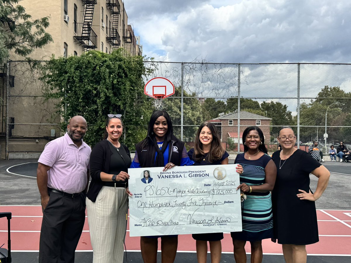 🎉 BIG NEWS from PS 65! 🎉
Thanks to <a href="/BronxBP/">Bronx Borough President Vanessa L. Gibson</a> Vanessa L. Gibson’s generous support, we have a BRAND NEW dance studio! 💃🏾🕺🏽

Our students now have a joyful space to move, grow &amp; shine. 💫
Hear from Ms. Jamie &amp; feel the excitement! 🎥
 #PS65Proud #DanceEducationMatters #BronxStrong