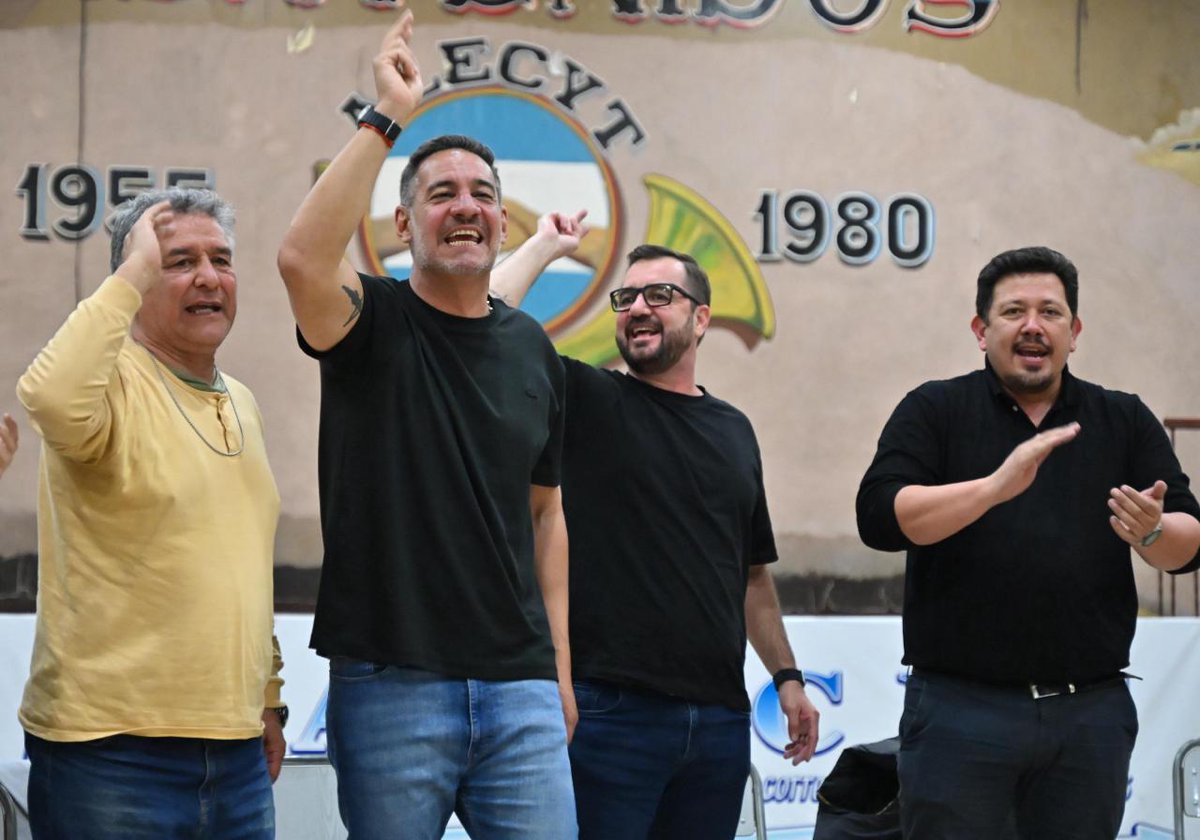 miguelsiciliano's tweet image. ¡VAMOS A DEFENDER A CÓRDOBA CON ALMA Y CORAZÓN!

Estoy muy feliz de haber compartido un hermoso encuentro con amigos, vecinos y dirigentes de #Alberdi, #QuintaSantaAna y toda la zona. Gracias por el cariño, vamos a trabajar incansablemente, como siempre lo hemos hecho. ¡Vamos…