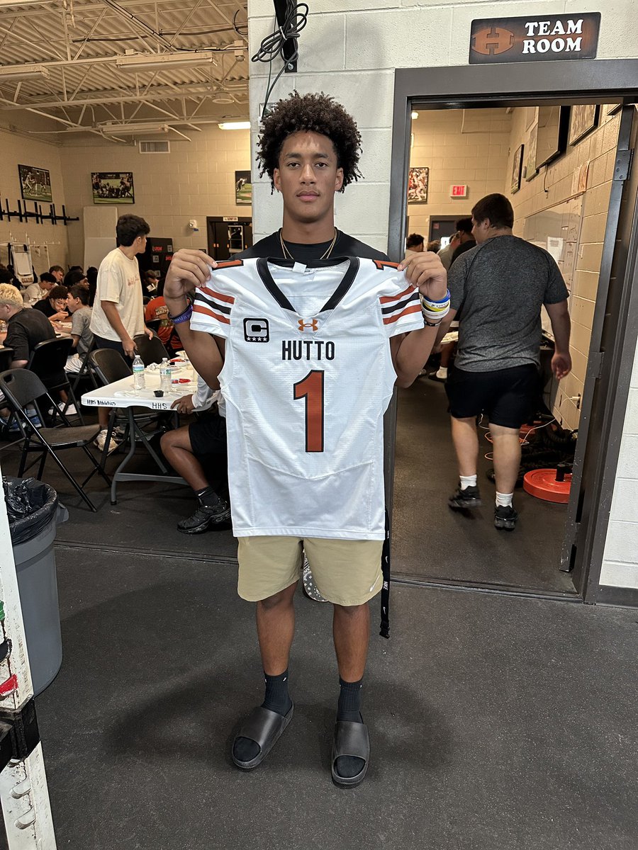 Jaiden “JJ” Fields (@jaidenfields10) on Twitter photo Blessed to be chosen by my teammates as a Captain! #family #HippoNation <a href="/CoachEReinhart/">Eli Reinhart</a> <a href="/HuttoHS_Fball/">Hutto Football</a> <a href="/Coach_ro2/">Coach Ro</a> <a href="/CoachDeHolmes/">De’Andre Holmes</a> Blessed to be chosen by my teammates as a Captain! #family #HippoNation <a href="/CoachEReinhart/">Eli Reinhart</a> <a href="/HuttoHS_Fball/">Hutto Football</a> <a href="/Coach_ro2/">Coach Ro</a> <a href="/CoachDeHolmes/">De’Andre Holmes</a>