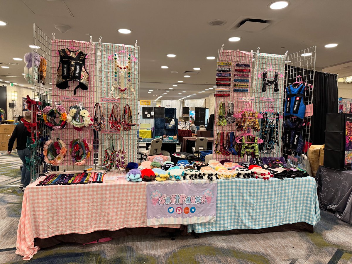 SoftPauxs's tweet photo. All setup for @DenFurCO with a ton of new goodies and handsaw pretty things for all your Fursuit accessory needs! https://t.co/6Yn0qThxDy