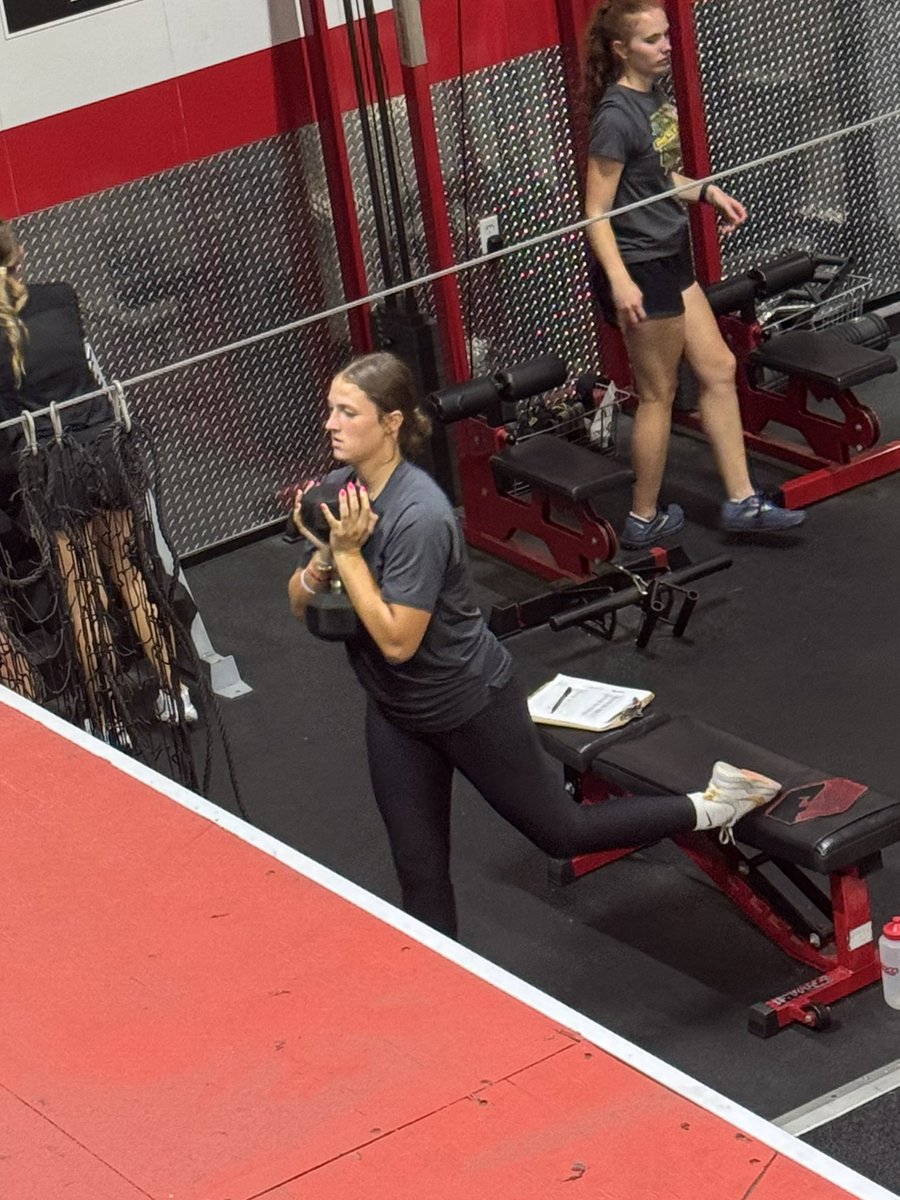 LilaMan32's tweet image. And weights 💪 🏋️‍♀️ #leftypitcher #firstbase @MRhodesSmith @KarenWeekly @Coach_Alameda @TCam_FSUSB @rittmanjohn @KatieRepole @Coach_Wigs @clemsoncoachkj @coach_ricketts @chelsw20 @UGACoachTony @UACoachMurphy @lmcmahon7 @KateMalveaux @rykerzc @CoachMalveaux @Coach2K_OSU @btholl…