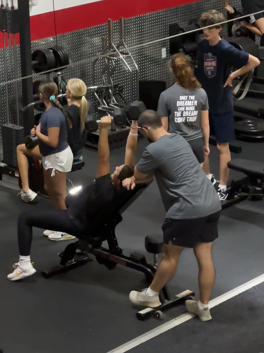 LilaMan32's tweet image. And weights 💪 🏋️‍♀️ #leftypitcher #firstbase @MRhodesSmith @KarenWeekly @Coach_Alameda @TCam_FSUSB @rittmanjohn @KatieRepole @Coach_Wigs @clemsoncoachkj @coach_ricketts @chelsw20 @UGACoachTony @UACoachMurphy @lmcmahon7 @KateMalveaux @rykerzc @CoachMalveaux @Coach2K_OSU @btholl…