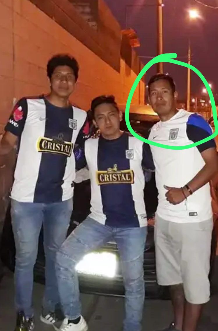 Neche (@necheeeeee) on Twitter photo Este es el tipo que disparó a 7 hinchas de Universitario q estaban con su familia <a href="/PoliciaPeru/">Policía Nacional del Perú</a> <a href="/MilagrosLeivaG/">milagrosleiva</a> <a href="/FiscaliaPeru/">Ministerio Público</a> <a href="/RPPNoticias/">RPP Noticias</a> <a href="/RogerAderly/">Roger García</a> <a href="/ErrorArbitralTR/">Error ArbitraI</a> <a href="/canalN_/">Canal N</a> Este es el tipo que disparó a 7 hinchas de Universitario q estaban con su familia <a href="/PoliciaPeru/">Policía Nacional del Perú</a> <a href="/MilagrosLeivaG/">milagrosleiva</a> <a href="/FiscaliaPeru/">Ministerio Público</a> <a href="/RPPNoticias/">RPP Noticias</a> <a href="/RogerAderly/">Roger García</a> <a href="/ErrorArbitralTR/">Error ArbitraI</a> <a href="/canalN_/">Canal N</a>