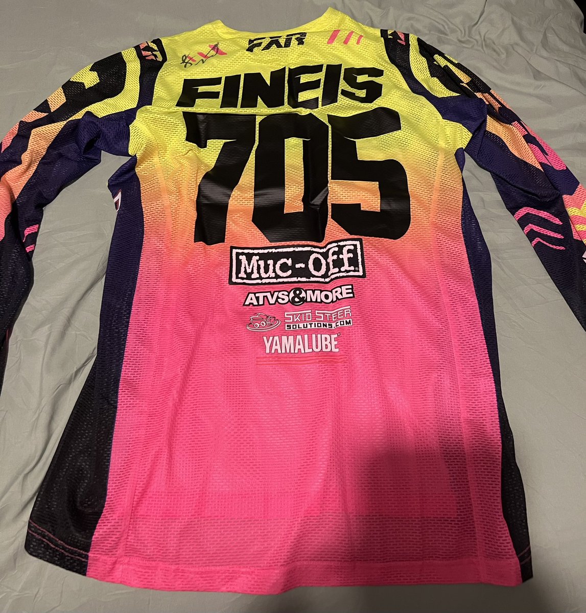 sportinwood303's tweet image. It worked! I won a Mark Fineis jersey! Thank you to the RDC scholarship charity and thanks to @imtravismarx for advertising on here!