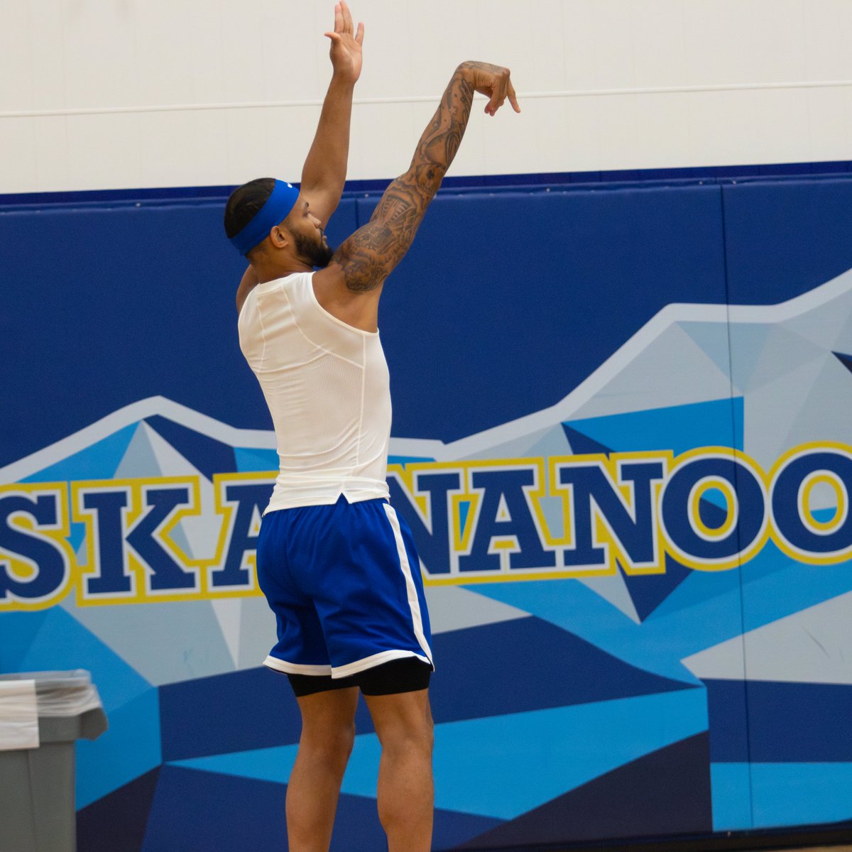 NanooksMBB's tweet image. Back on our grind 💪

#NanookNation x #GNACMBB