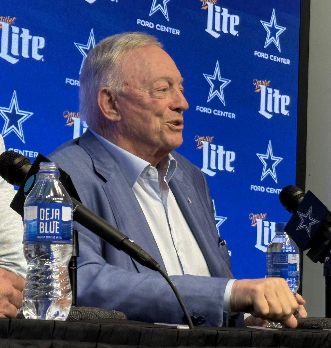 jonmachota's tweet photo. Jerry Jones said the Micah Parsons trade is in the “best interest for the Dallas Cowboys.”

Jones said there’s “nothing at all” he’d do differently in how he handled the Parsons situation. “I’m excited. We got what we wanted.”

“I’m not concerned at all about the locker room.” https://t.co/7yeZbovZnE