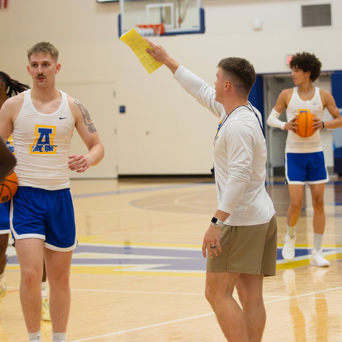 NanooksMBB's tweet image. Back on our grind 💪

#NanookNation x #GNACMBB