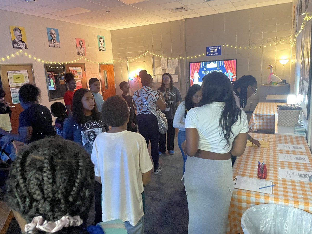 Angie Yurch tweet media