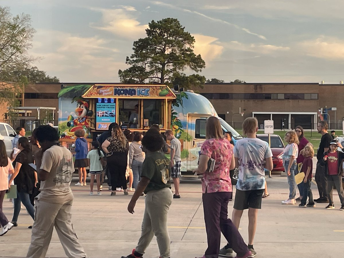 Angie Yurch tweet media