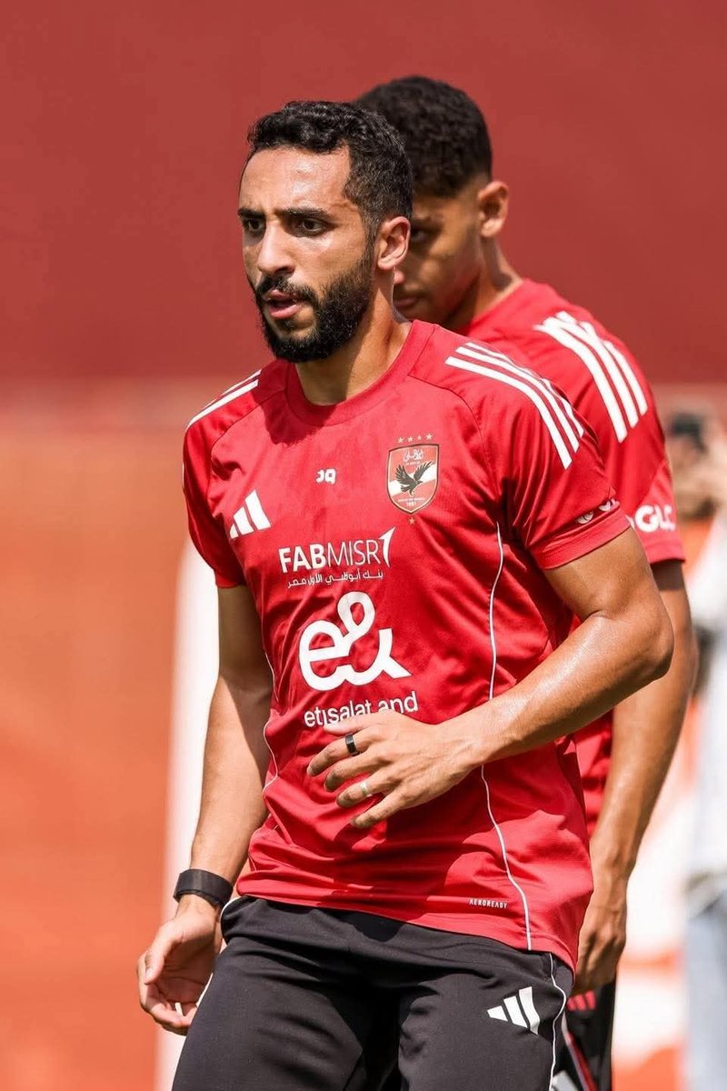 لاعب محترم فرحت انه جدد عقده معانا بالتوفيق يا كيمو 🔴🦅👏🏻