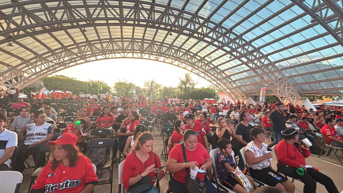 LosPiratasMx's tweet photo. ¡La Marea Roja en la Concha Acústica! 🔴🏴‍☠️

Va por nuestra gente, nuestros colores, y nuestro legado.

#SomosLaMareaRoja https://t.co/N8hUv1slfU