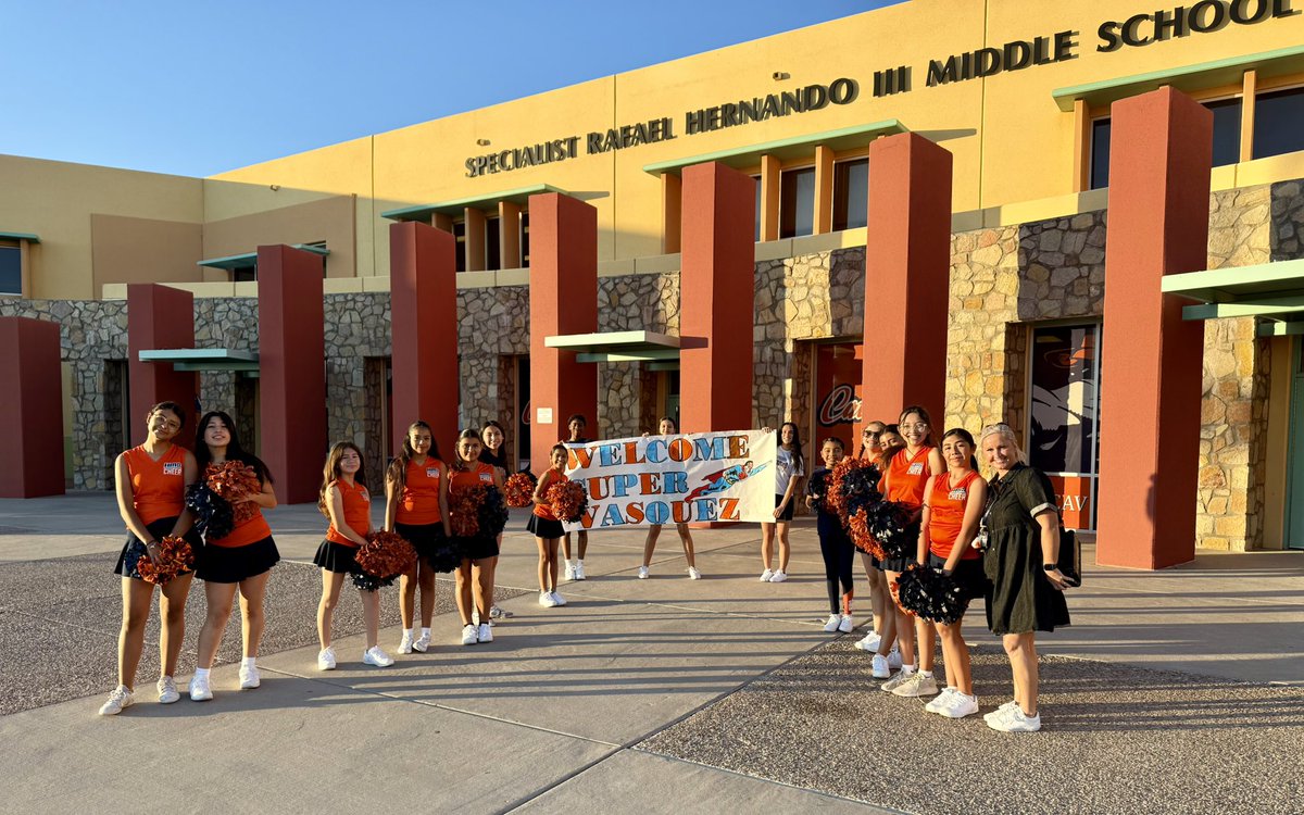jim_vasquez20's tweet photo. Nothing better than spending time at our schools with our amazing #TeamSISD students, faculty and staff! Have a great year @Ituarte_ES and @HERNANDO_MS!! #TheNextChapterIsOurs https://t.co/OrPmhQ2KGh
