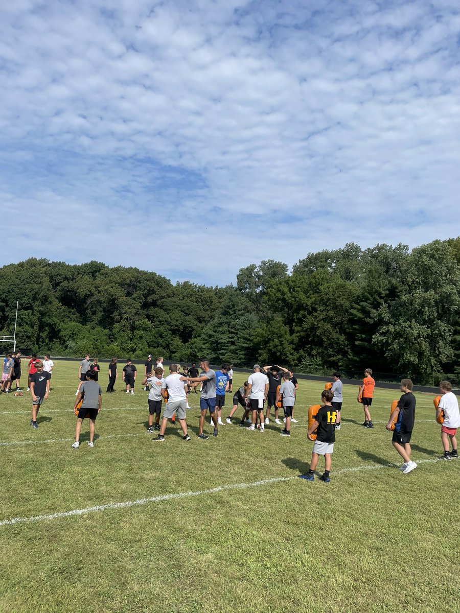 EvilleLMSFball's tweet photo. Big Shoutout to our 7th &amp; 8th grade boys! Both teams have started the 25’ season with wins! Each game started with Kickoff Return Touchdowns to set the tone! 💪 These guys have been putting in the work! #roarlikeatiger 🐯 #Lincoln #cats @TigerFootball_ https://t.co/chkiYI9eGn