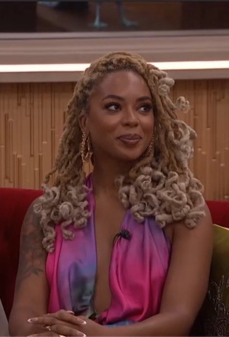 itsmathewturner's tweet photo. Mickey really does look SO good #BB27 https://t.co/X9lnVqqPBI