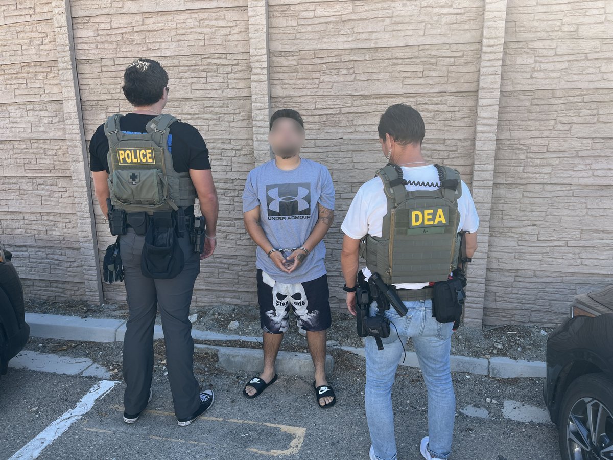 DEASTLOUISDiv's tweet image. You can run, but you can&apos;t hide! 🚫🏃‍♂️ #DEA special agents and their partners tracked down and arrested several #SinaloaCartel associates in #LosAngeles who were wanted in the #StLouis area. #SinaloaCrackdown2025