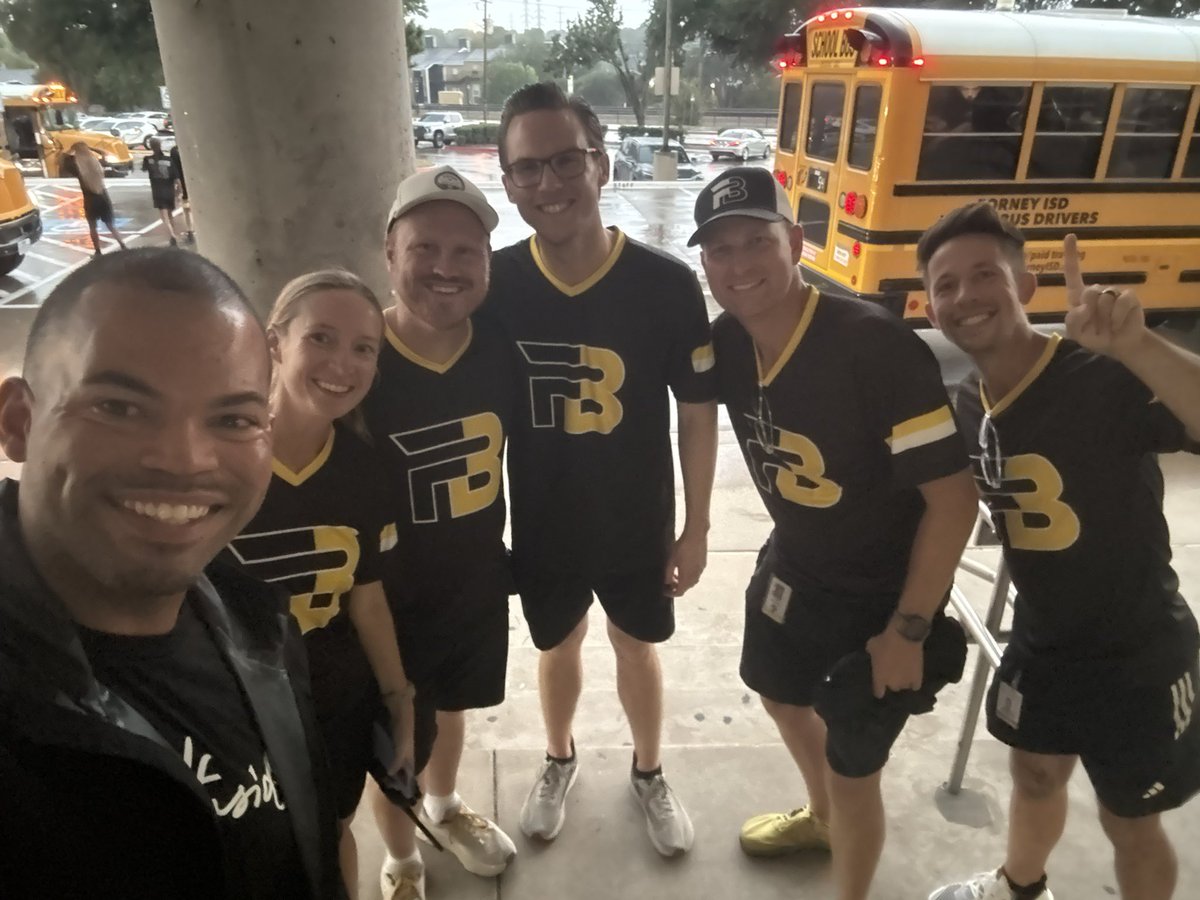 Justin_D_James's tweet image. We might be on a rain delay, but we can still make memories! #ForneyFootball 🏈 ☔️