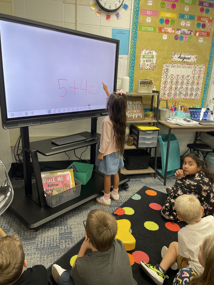marnellandrea29's tweet image. Today we practiced some math facts on our new interactive display. @VV_Voyagers #fabulousfirsties #welovemath
