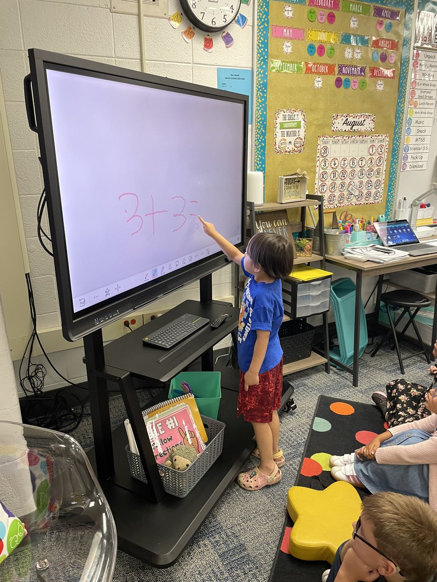marnellandrea29's tweet image. Today we practiced some math facts on our new interactive display. @VV_Voyagers #fabulousfirsties #welovemath